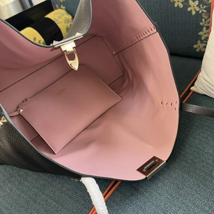 Picture of Valentino Handbags _SKUfw162788141fw